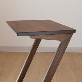 サイドテーブル