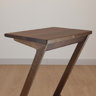 サイドテーブル