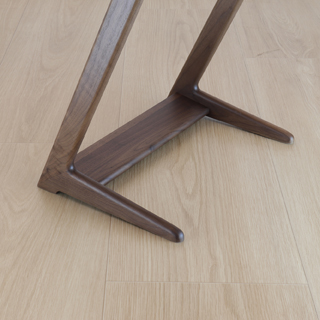 サイドテーブル