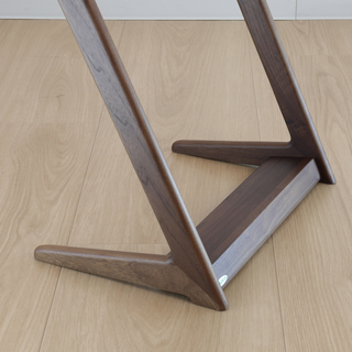 サイドテーブル