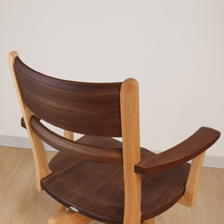 Sign 肘付回転チェア