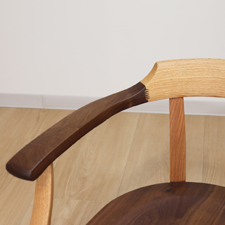 Sign アームチェア