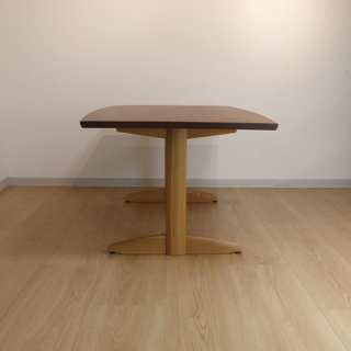 Sign ダイニングテーブル(2本脚)