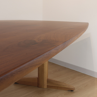 Sign ダイニングテーブル(2本脚)