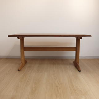 Sign ダイニングテーブル(2本脚)